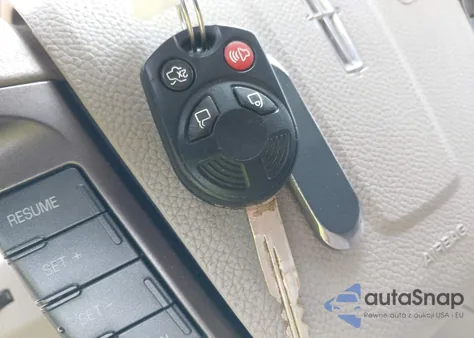 2013 Lincoln Navigator z USA, uszkodzony, nr VIN 5LMJJ2J58DEL01480